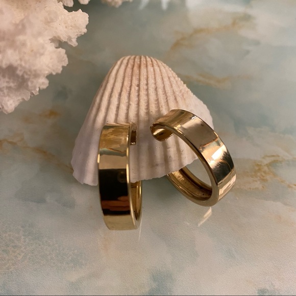 Vintage Classic Clip-on Hoop Statement Earrings - Picture 1 of 5